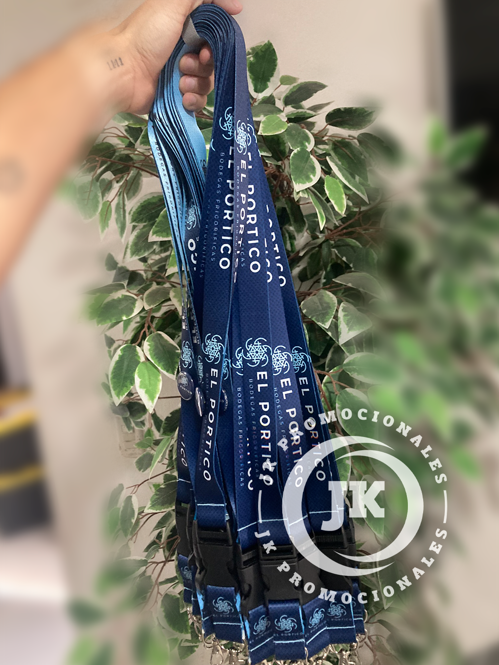 diseño lanyard para empresas color azul